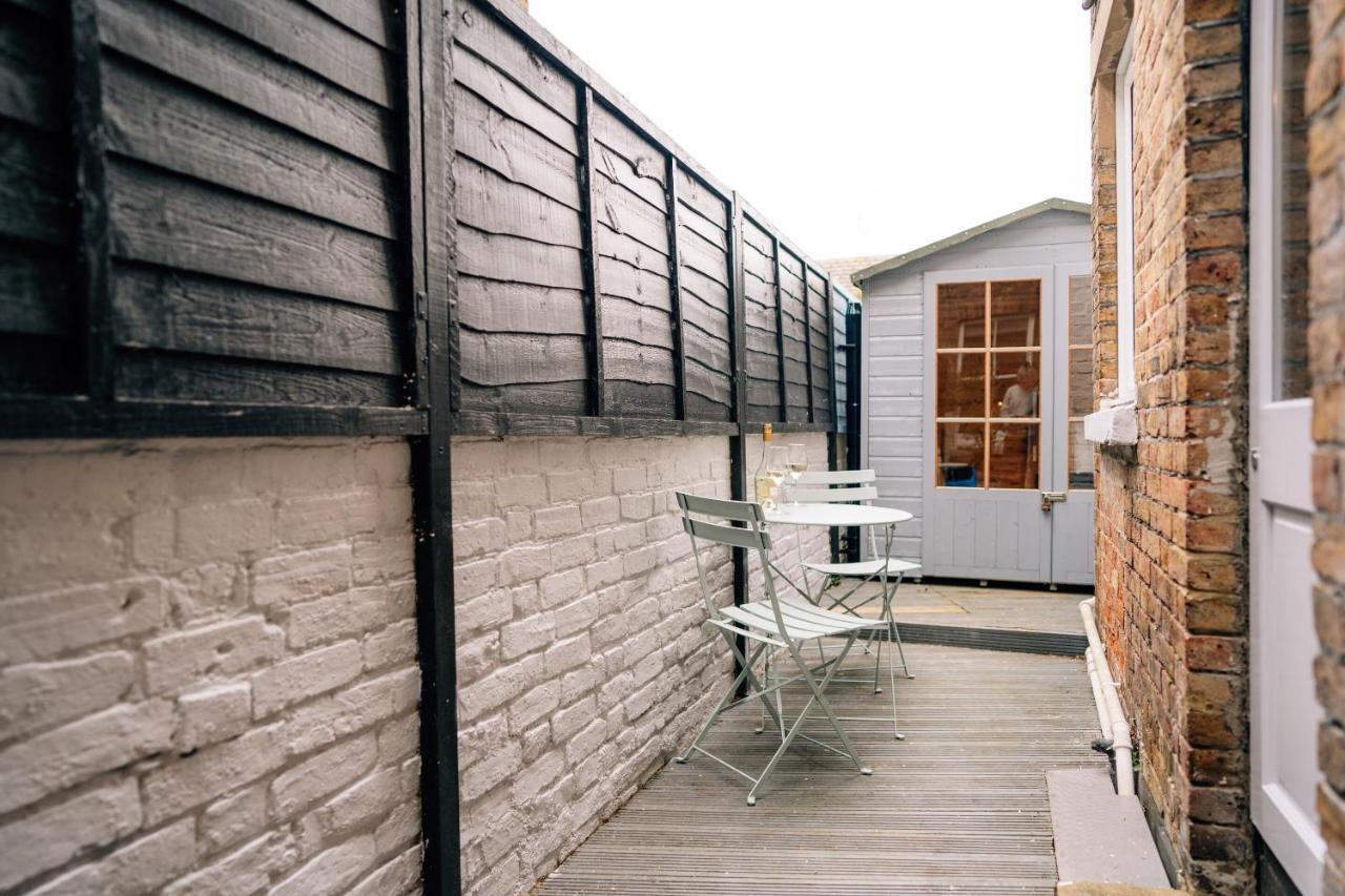 Sanctuary-By-Sea Apartman Worthing Kültér fotó
